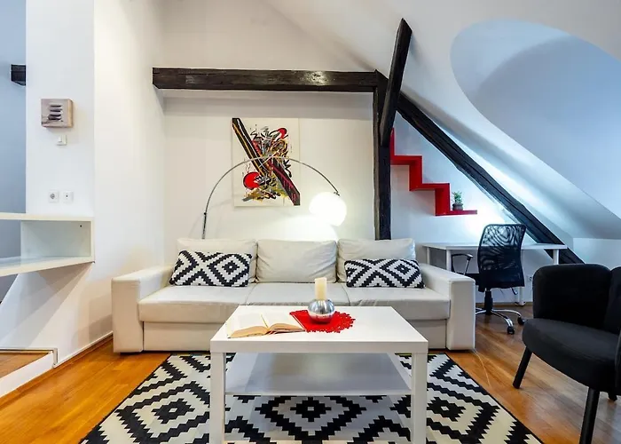 Modern Apartment Centrally Located