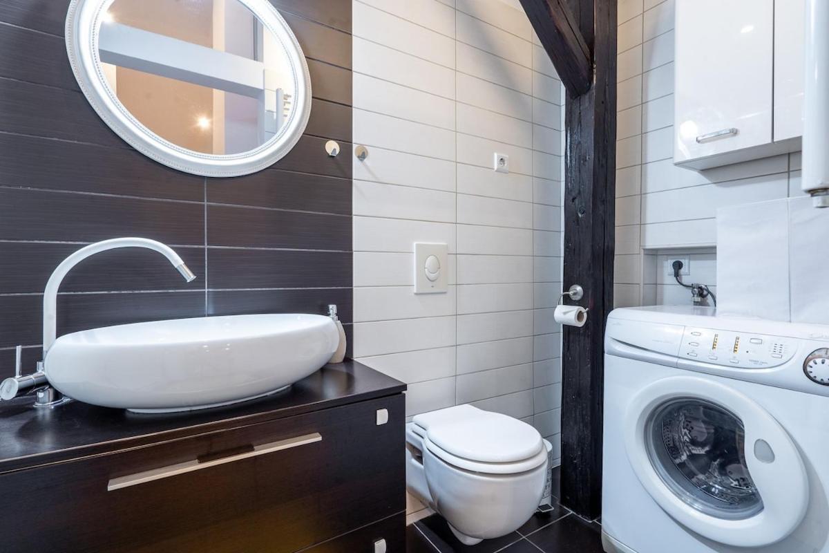 Modern Centrally Located *